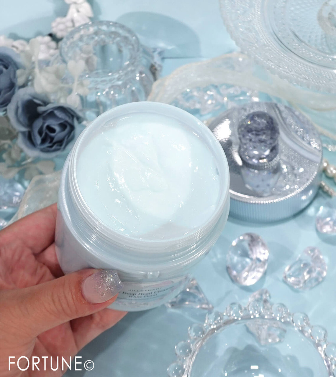 JILL STUART Beauty（ジルスチュアート　ビューティ）『ジルスチュアート　ホワイトフローラル　アイシーディープヘッドクレンズ』　　 