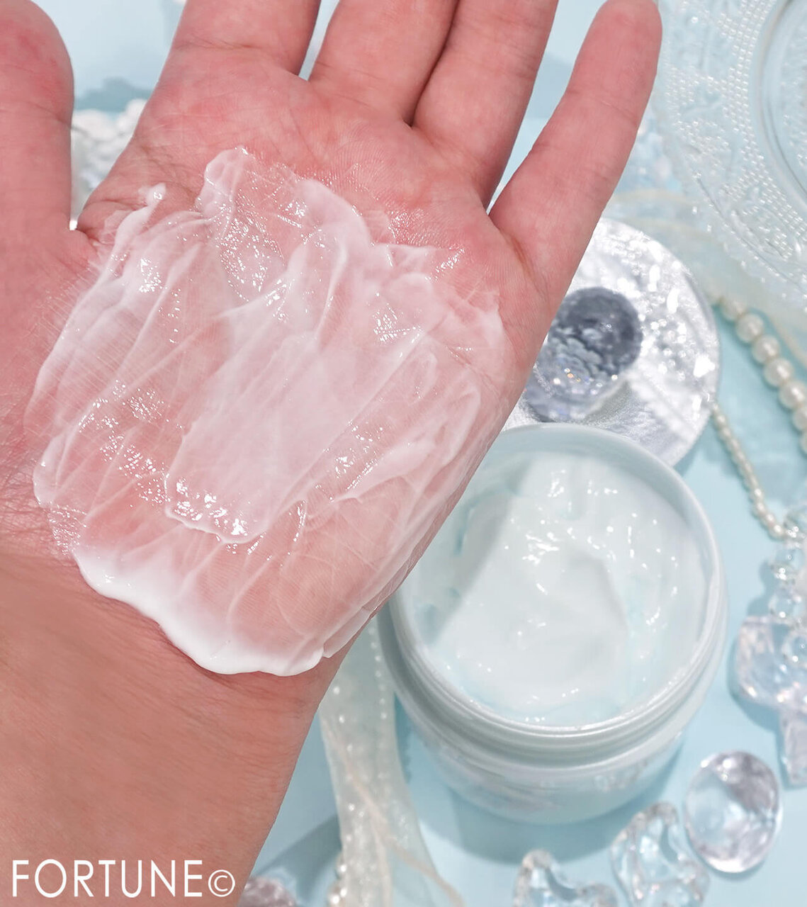 JILL STUART Beauty（ジルスチュアート　ビューティ）『ジルスチュアート　ホワイトフローラル　アイシーディープヘッドクレンズ』　　