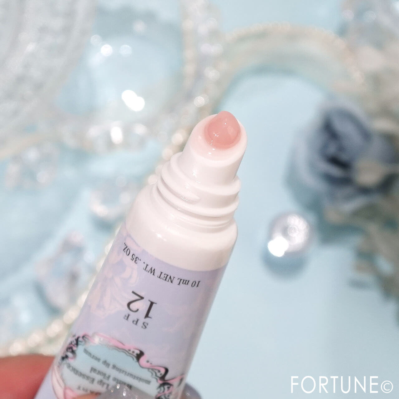JILL STUART Beauty（ジルスチュアート　ビューティ）『ジルスチュアート　ホワイトフローラル　UVプロテクト リップエッセンス』　