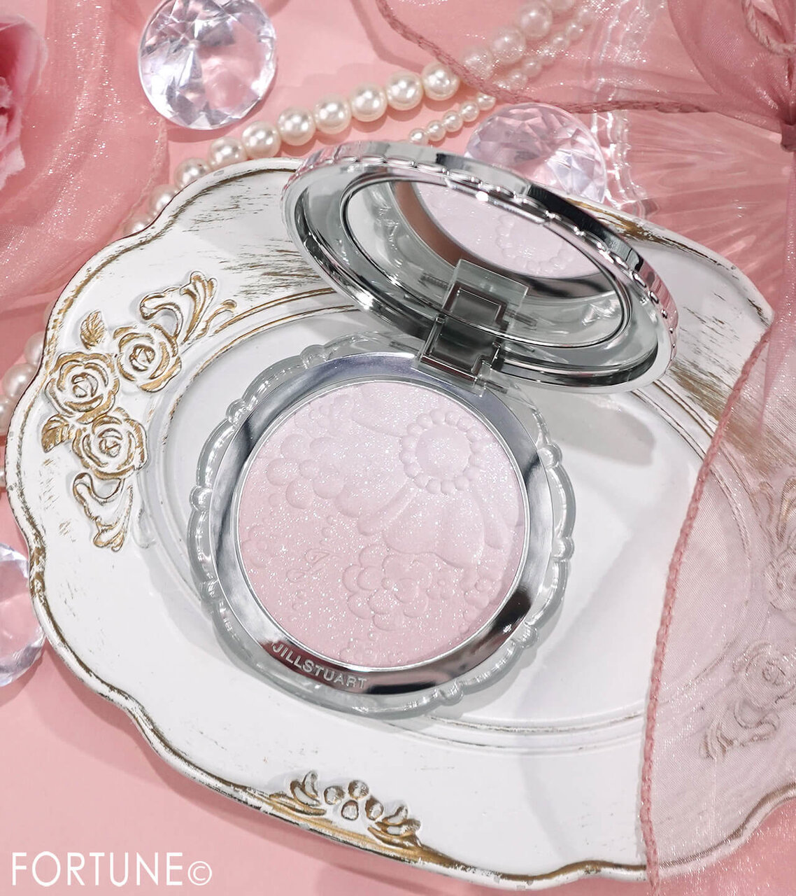 JILL STUART Beauty（ジルスチュアート　ビューティ）『ジルスチュアート　パステルペタル ハイライター　シフォンコサージュ』101