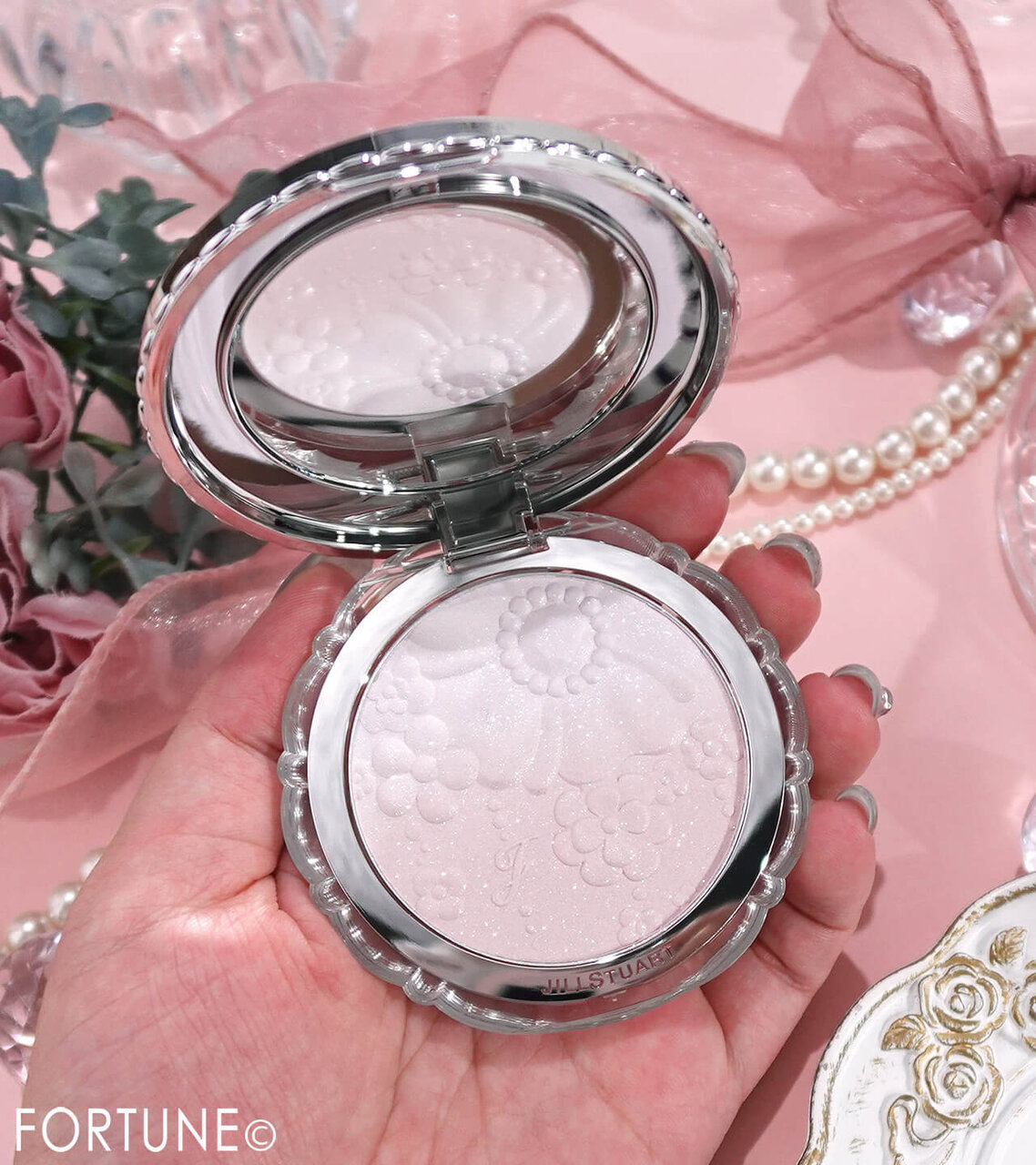 JILL STUART Beauty（ジルスチュアート　ビューティ）『ジルスチュアート　パステルペタル ハイライター　シフォンコサージュ』101