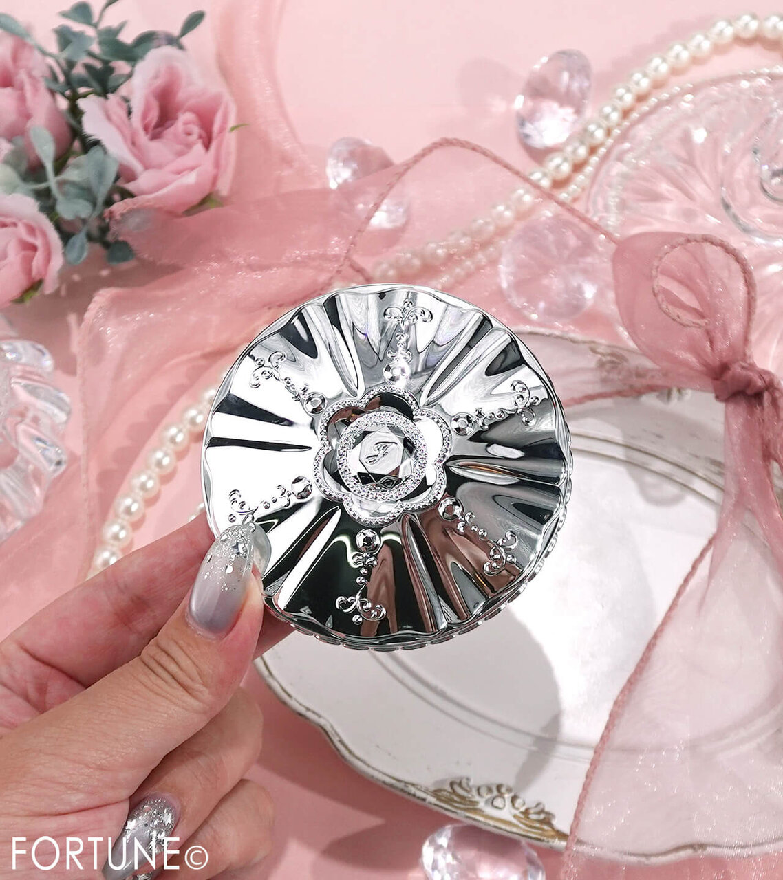 JILL STUART Beauty（ジルスチュアート　ビューティ）『ジルスチュアート　パステルペタル ハイライター　シフォンコサージュ』101