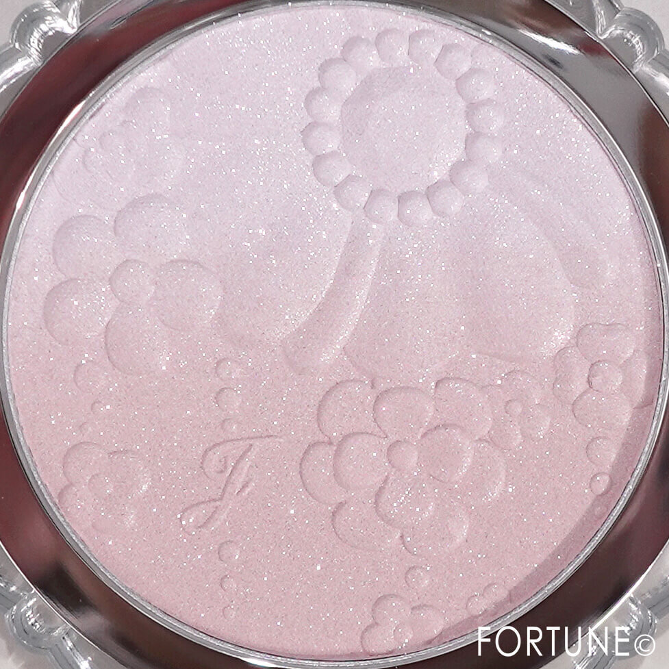 JILL STUART Beauty（ジルスチュアート　ビューティ）『ジルスチュアート　パステルペタル ハイライター　シフォンコサージュ』101