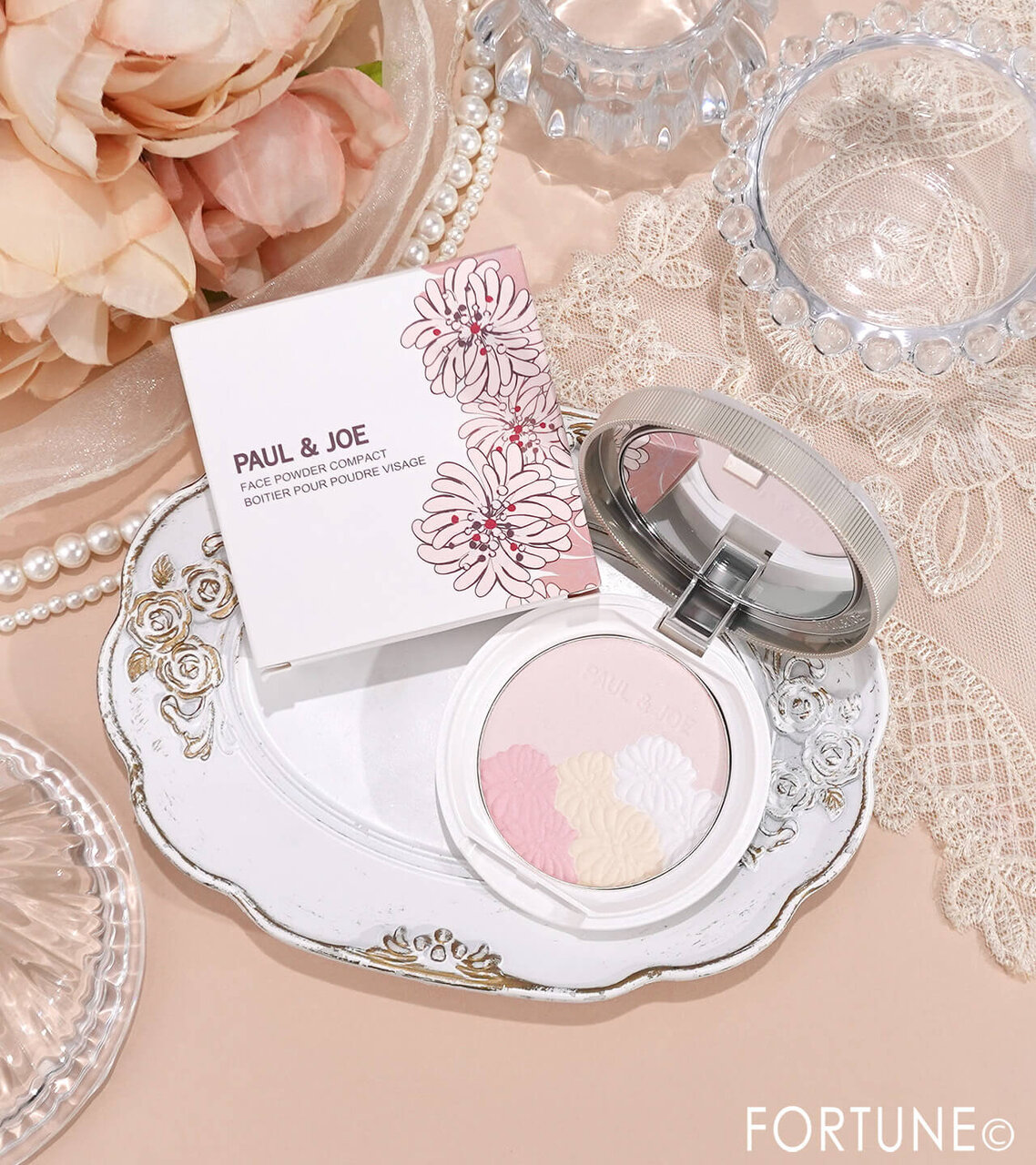 PAUL & JOE BEAUTE（ポール ＆ ジョー ボーテ）　『ポール ＆ ジョー プードル ヴィサージュ ルミエール ドゥース』
