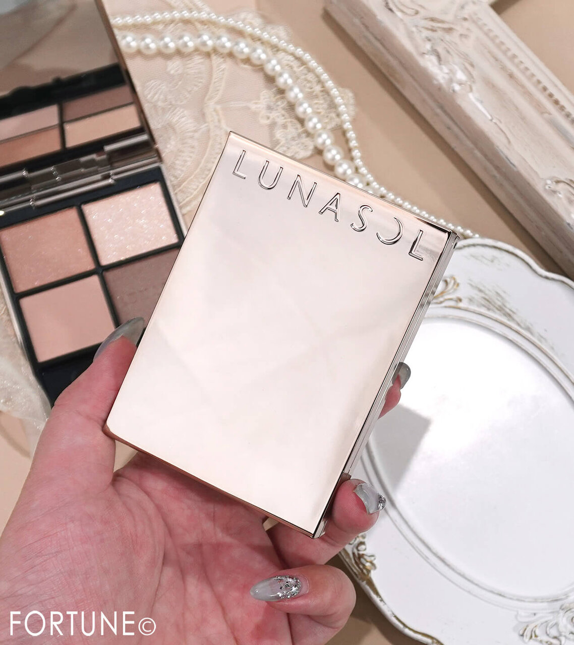 LUNASOL（ルナソル）とは