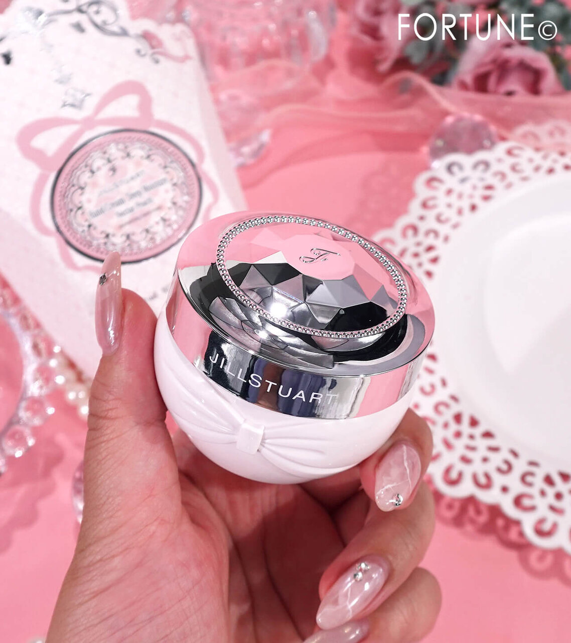 JILL STUART Beauty（ジルスチュアート　ビューティ）　『ジルスチュアート　ネクターピーチ　ハンドクリーム　ディープモイスチュア』