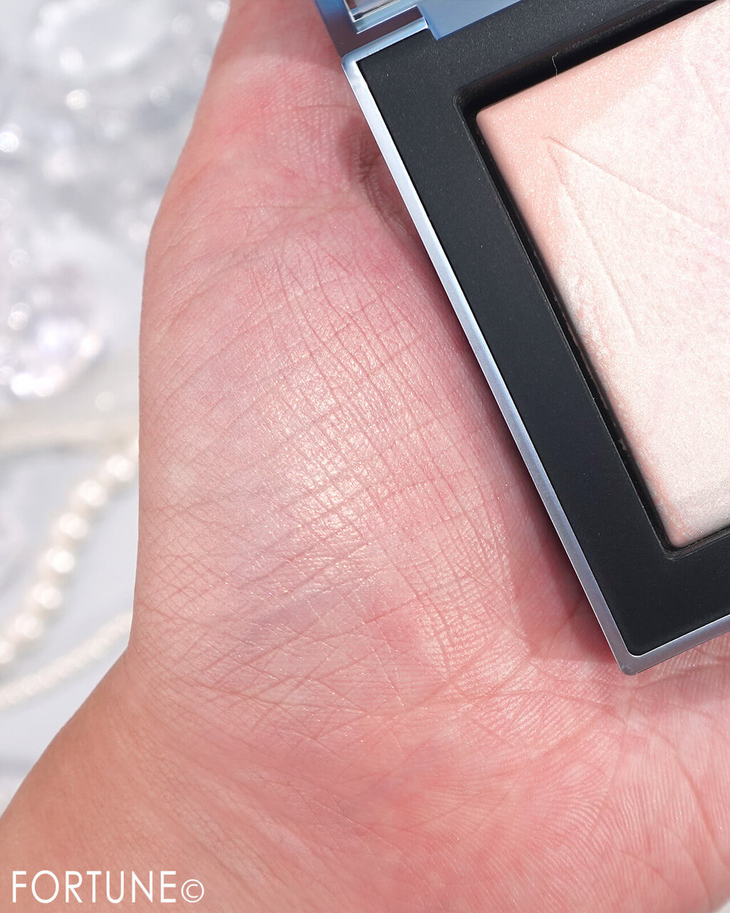 NARS ライトリフレクティング プリズマティックパウダー プレスト