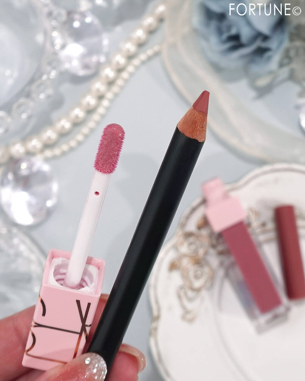 NARS ライン＆シャイン リップ デュオ
