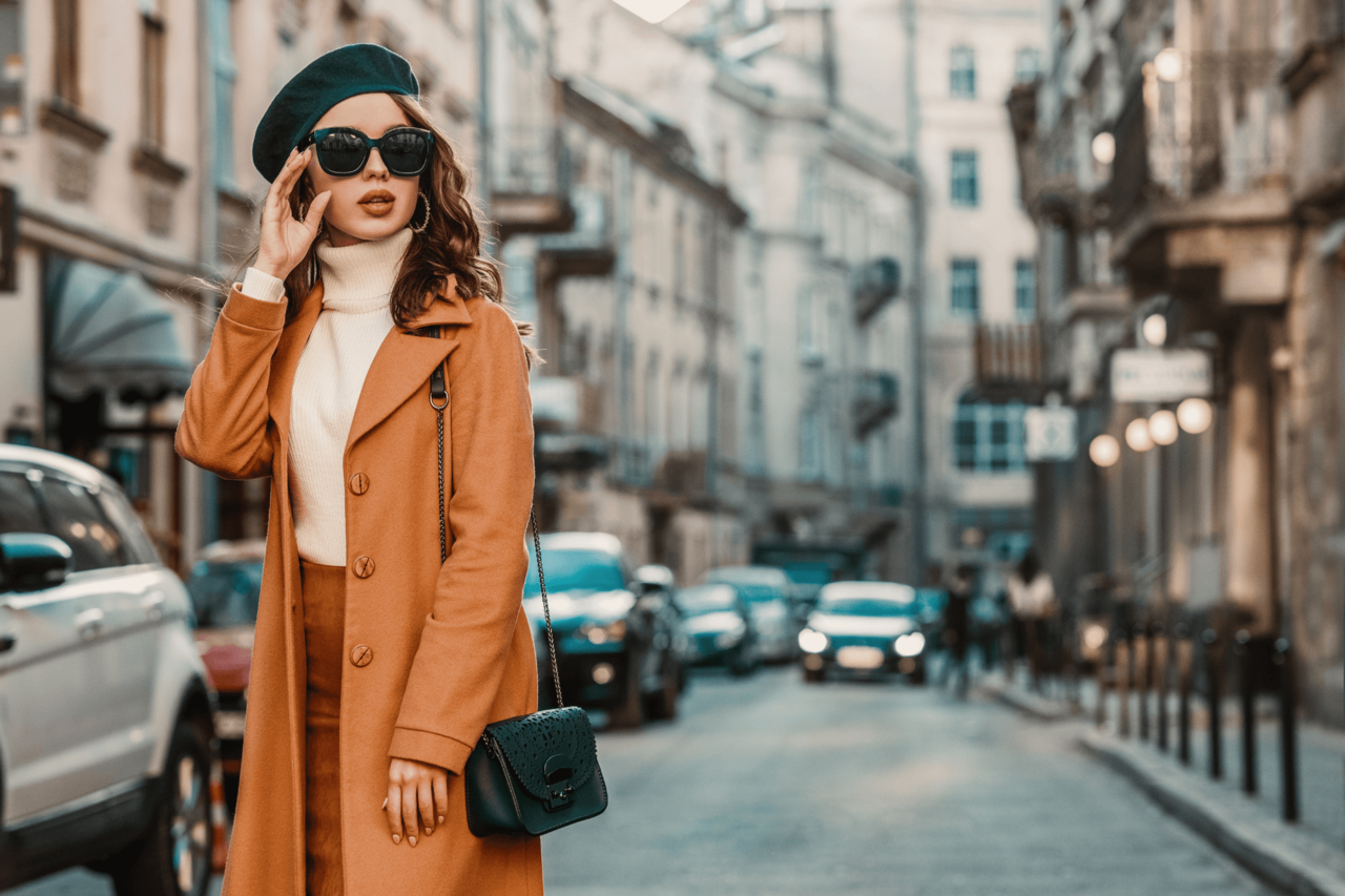 大人の女性におすすめしたいミニショルダーバッグ!おしゃれなコーデや持ち方は?