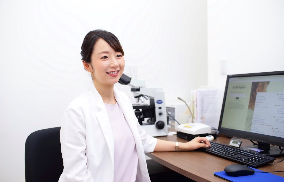 【皮膚科医が教える】乾燥肌におすすめのクレンジングの選び方。落とすだけでなく“うるおい”にも注目