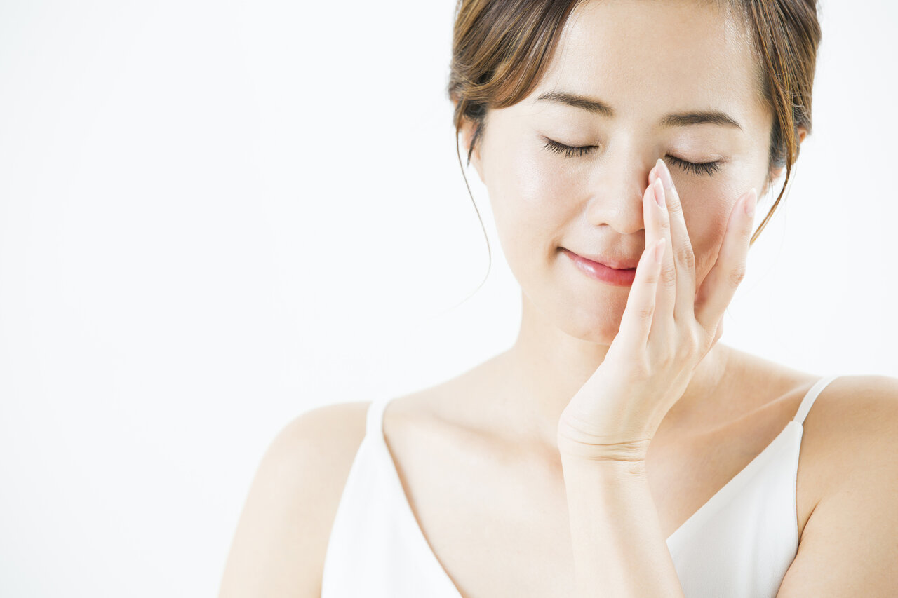 【皮膚科医に聞いた】鼻の黒ずみの原因は?正しいケアと予防法