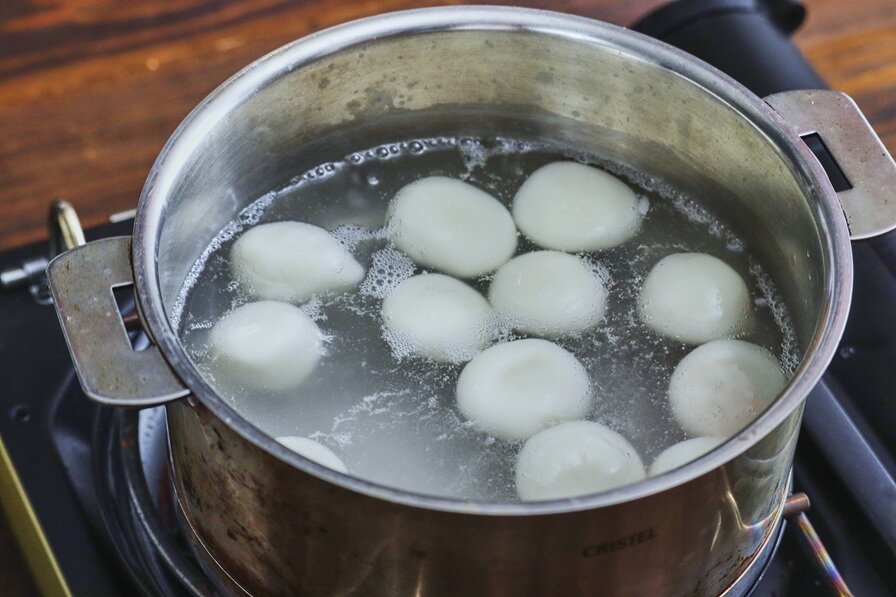 白玉を茹でる