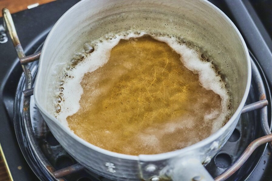 鍋にAを入れて中火で加熱し、ひと煮立ちさせる