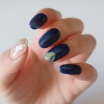 垢抜けダークカラーネイル決定版！2025年トレンド色と差がつくデザイン