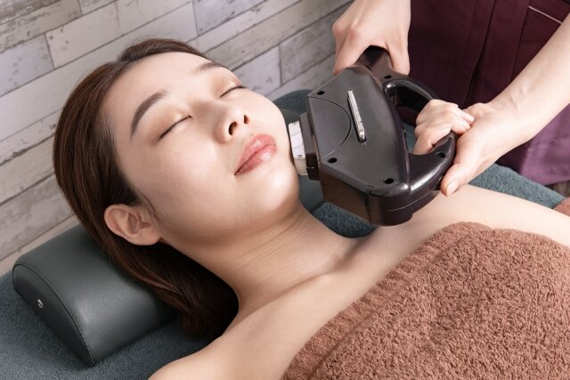 レーザートーニングとピコトーニングの違いは?美容初心者のための比較ガイド