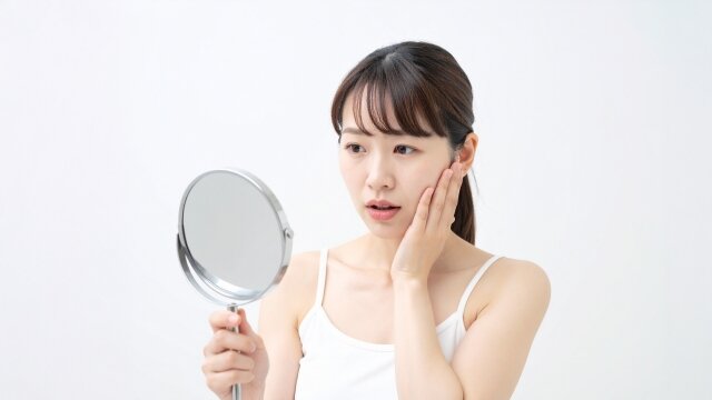 ひどい乾燥肌を救う!原因と正しいスキンケア方法|もう悩まない保湿術