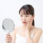 ひどい乾燥肌を救う！原因と正しいスキンケア方法｜もう悩まない保湿術