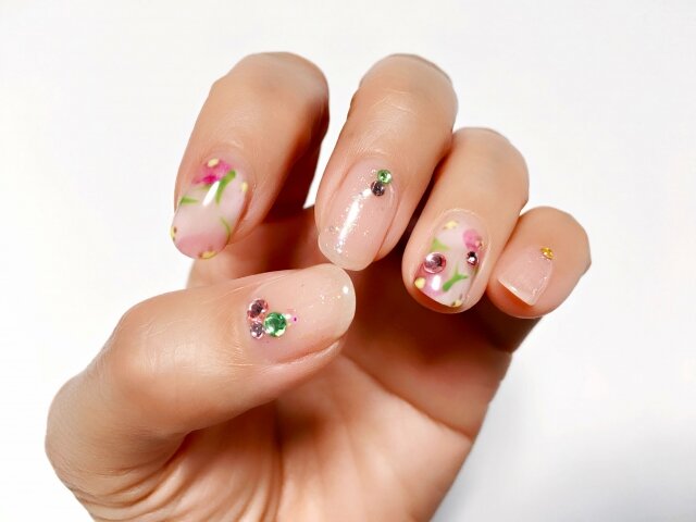 クリアネイルで透明感あふれる指先に！100均のアイテムを使った基本のやり方＆アレンジ術