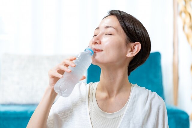お肌にいいドリンクはコンビニでも買える!?美肌を育む飲み物と正しい飲み方