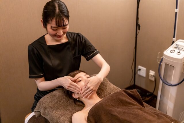 エステとホームケアの上手な両立。スキンケアを時短する仕組みとおすすめアイテム