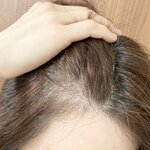 白髪を見つけたら切ったほうがいい！頭皮を傷つけずに、気になる白髪を処理する方法