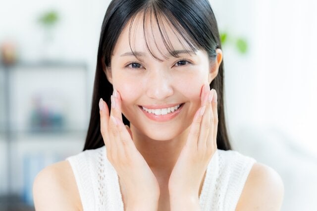 肌の質感が変わる!?「フェイシャルワックス」。うれしいメリットと、肌荒れしないための基礎知識