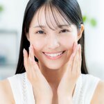 肌の質感が変わる！？「フェイシャルワックス」。うれしいメリットと、肌荒れしないための基礎知識