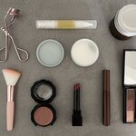 ミニマリストのメイク術｜少ないアイテムで「自分らしい美しさ」を引き出す方法