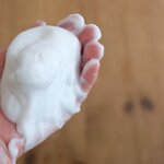 100均で叶う！シャンプー泡立て器のメリットとサロン級の髪を作る活用術
