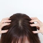 頭皮マッサージで目がぱっちりする理由は？具体的なやり方と継続のコツを解説