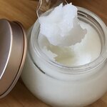 頭皮スクラブの使い方はシャンプー前が正解！正しい順番と髪を傷めないコツ