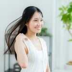 誰もが振り返るサラサラロングヘアへ。基本のケアと最新トレンドスタイル