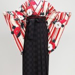 卒業式、レトロ柄の振袖&袴でオシャレに着飾ろう☆