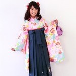 小学生の卒業式は袴スタイルで素敵な記念日にしませんか?