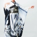成人式の振袖、白黒のモノトーンがかっこいい!!!