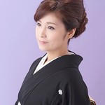 着物でお出迎え!子供の結婚式で母親が選ぶべき髪型とは?