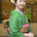 【成人式・髪型】 艶っぽい「黒髪」が決め手~ミディアム編~