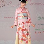 生地だけじゃない!柄や色から四季に合わせて着物を選ぶ♪