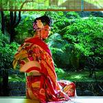 定番の赤い振袖は、古典柄で古風で奥ゆかしい雰囲気に♡