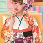笑顔と姿勢を正して、綺麗な振り袖姿を写真に残そう。