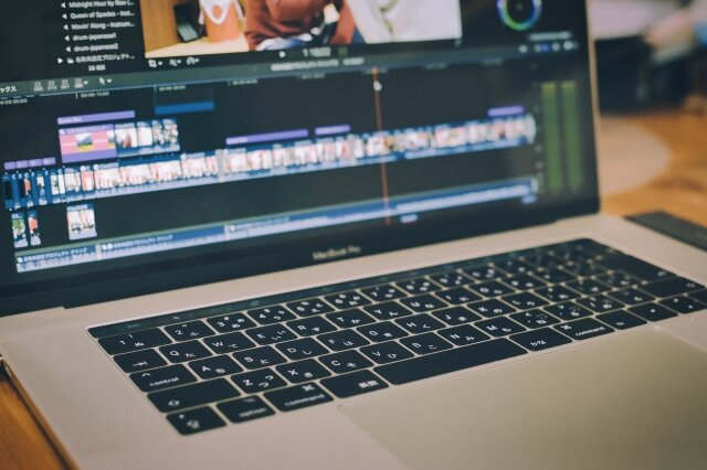 動画編集ができる人必見!在宅副業なら意外とお金が稼げるかも?