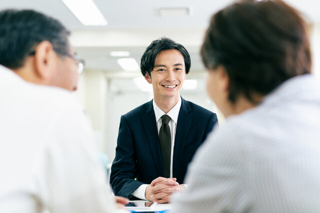 サラリーマンが資産運用をしたら副業?資産運用のポイントを解説します