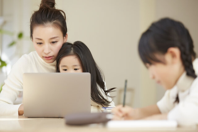 主婦が資格を取るなら在宅スクールがおすすめ!その理由と勉強にやる気が出ないときの対策も紹介