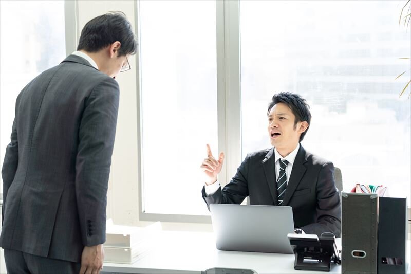 サラリーマンは副業をしても大丈夫?禁止されている場合の罰則について