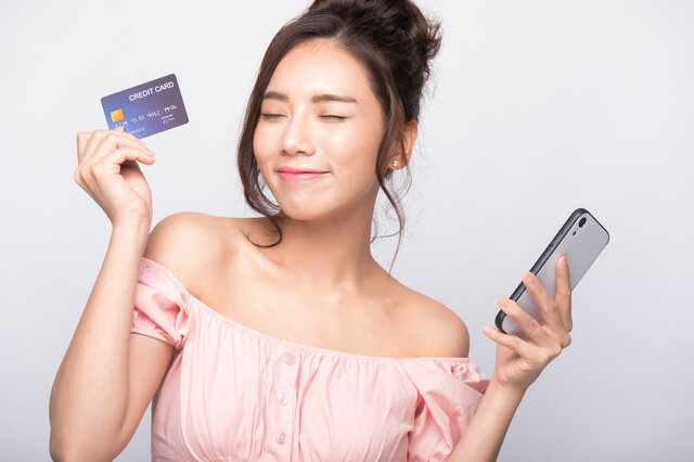 楽天銀行で作ることができるデビットカードの種類とは?