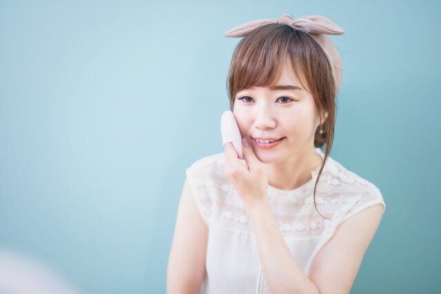 100均コスメおすすめ!リキッド&パウダーファンデパフ7選