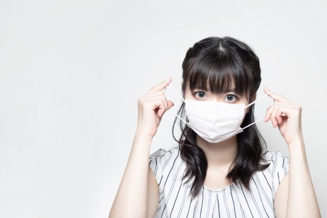 マスクするとメイクが落ちる!長時間キープする方法とは?