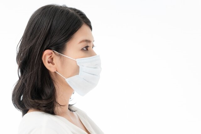 マスク着用時のメイク悩み!まつ毛が下がってしまう解消法とは?