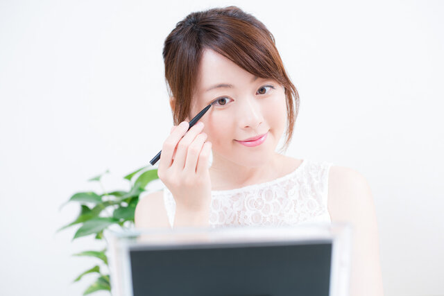一重まぶたさん必見!メイクとアイラインのコツを解説します