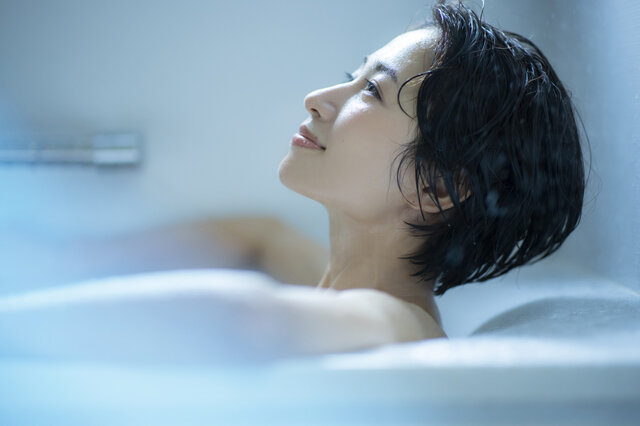シャンプー前のヘアケアで髪と頭皮をもっときれいに